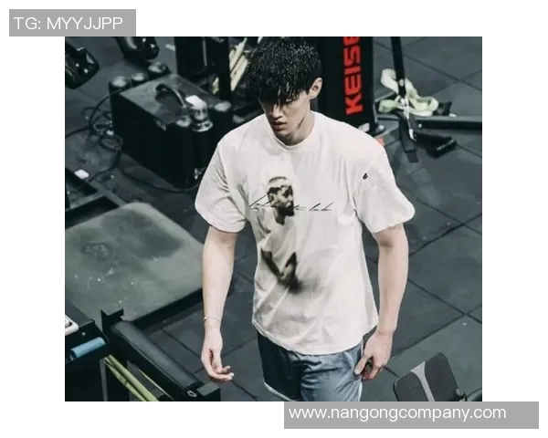 媒体人点评曾凡博发展潜力认为篮网不让其上场实属不合理