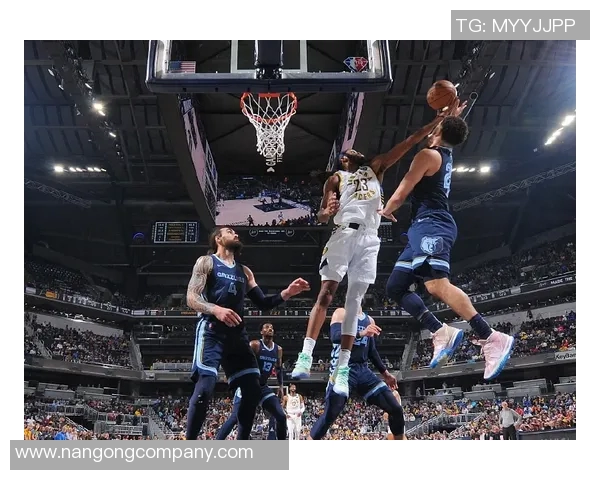 火箭双星合砍39分14篮板12助攻3抢断杜兰特与阿门成胜利关键