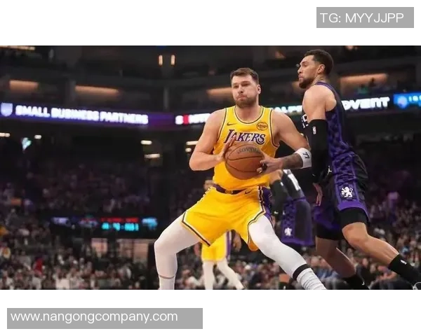 里夫斯单场豪取50分11板9助成为过去40年第四人并与东契奇威少哈登并肩